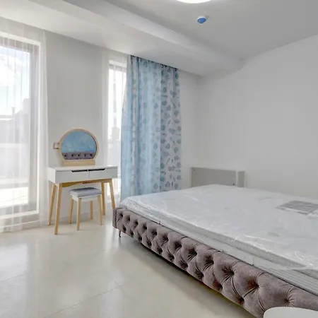 Luxury One Bedroom In